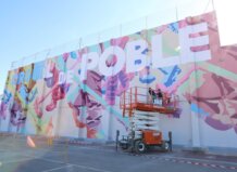 Una obra de gran formato visible desde la CV-400 rinde homenaje en Catarroja a vecinos y voluntarios de la DANA Mural 'Orgull de Poble' en Catarroja, homenaje a la comunidad.