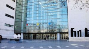 Fachada del edificio Ciutat de la Justicia en Valencia