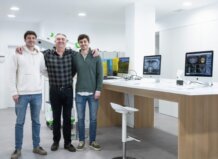 En esta clínica dental de Valencia, los especialistas en higiene y salud bucodental son todos familia l equipo de la clínica dental Aviñó en Valencia, especializado en salud bucodental.