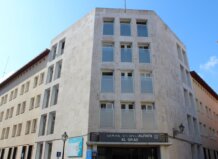 Fachada del centro de especialidades El Grao en València