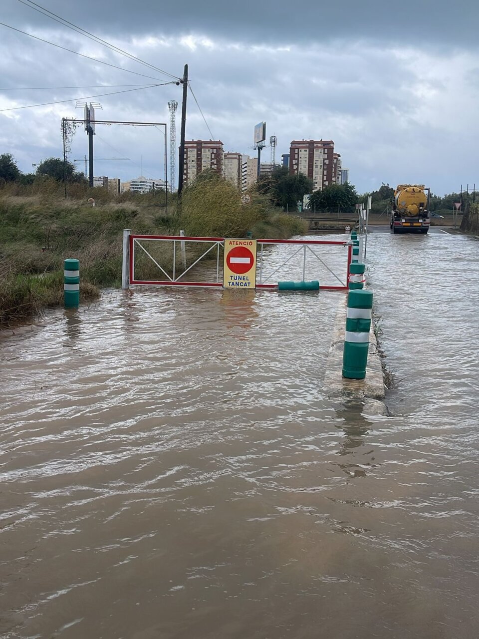 Inundación en Massamagrell tras la DANA Alice con señal de túnel cerrado