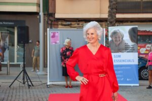 desfile-personas-mayores-torrent