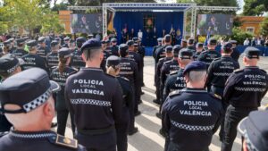 Agentes de la Policía Local de Valencia en ceremonia de condecoración