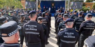 Agentes de la Policía Local de Valencia en ceremonia de condecoración