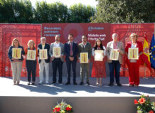 La Unión Musical, la falla Creu i Mislata, la actriz Empar Ferrer y Pepe Montañana, Distinciones Honoríficas de Mislata La Unión Musical, la falla Creu i Mislata, la actriz Empar Ferrer y Pepe Montañana, a título póstumo, reciben las Distinciones Honoríficas de Mislata