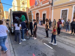 La Fundación Alberto Contador entrega bicicletas a escolares de l’Horta Sud. Un gesto solidario tras la DANA.