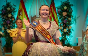 Sara Magán Miquel en su exaltación como Fallera Mayor Infantil de Torrent 2026