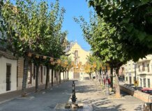 Godella suspende los actos del 9 d’Octubre por la previsión de lluvias Plaza de Godella decorada con banderas para el 9 d'Octubre