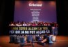 Un año de la DANA: Las víctimas llenan el Teatro Olympia de València de emoción y memoria con canciones, poemas y cartas Grupo de personas en el escenario del Teatro Olympia durante un homenaje a las víctimas de la DANA.
