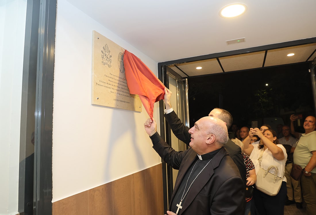 Ceremonia de consagración de la nueva iglesia de Valterna
