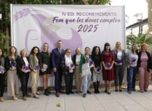 Diputación reconoce el talento y la fuerza de tres mujeres de municipios de l’Horta Sud afectados por la DANA Entrega de premios a mujeres destacadas en l'Horta por su liderazgo y compromiso comunitario.