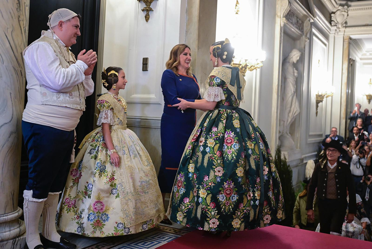 Recepción a las Falleras Mayores de Valencia 2026