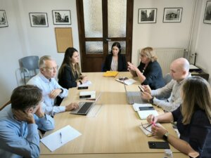 Reunión en Benetússer con la comisionada para la reconstrucción por la DANA