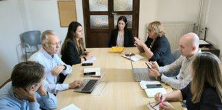 Reunión en Benetússer con la comisionada para la reconstrucción por la DANA