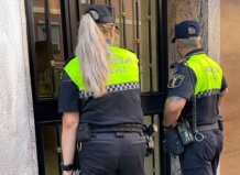 La colaboración vecinal ayuda a la Policía Local de Mislata a detener a 2 sospechosos de robar en domicilios Policía Local Mislata revisión casas