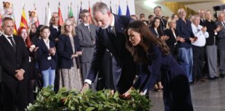 El Rey y la Reina rinden homenaje a las víctimas de la DANA en València.
