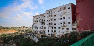Edificios deteriorados en Torrent tras la tormenta Dana