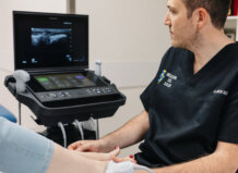 La Unidad del Dolor de Vithas Valencia aplica un tratamiento efectivo con radiofrecuencia para el dolor lumbar por artrosis