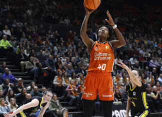 Valencia Basket busca reafirmar su dominio ante un Jairis crecido tras conquistar la Copa de la Reina Jugadora de Valencia Basket lanzando a canasta durante un partido