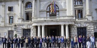 Minuto de silencio en Valencia en el aniversario de la DANA