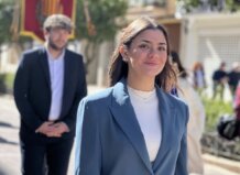 Valentina Cortegoso deja el acta de concejala en Moncada por incompatibilidad laboral Valentina Cortegoso sonriente en un evento público en Moncada