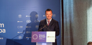 Vicent Mompó en el Foro Europa presentando ayudas para emergencias