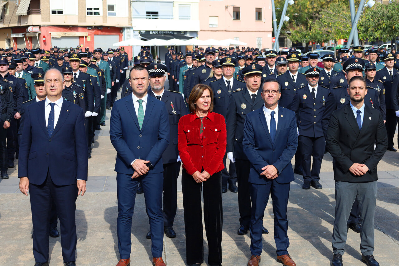 El presidente de la Diputació de València destaca la labor de las policías locales en Xirivella.