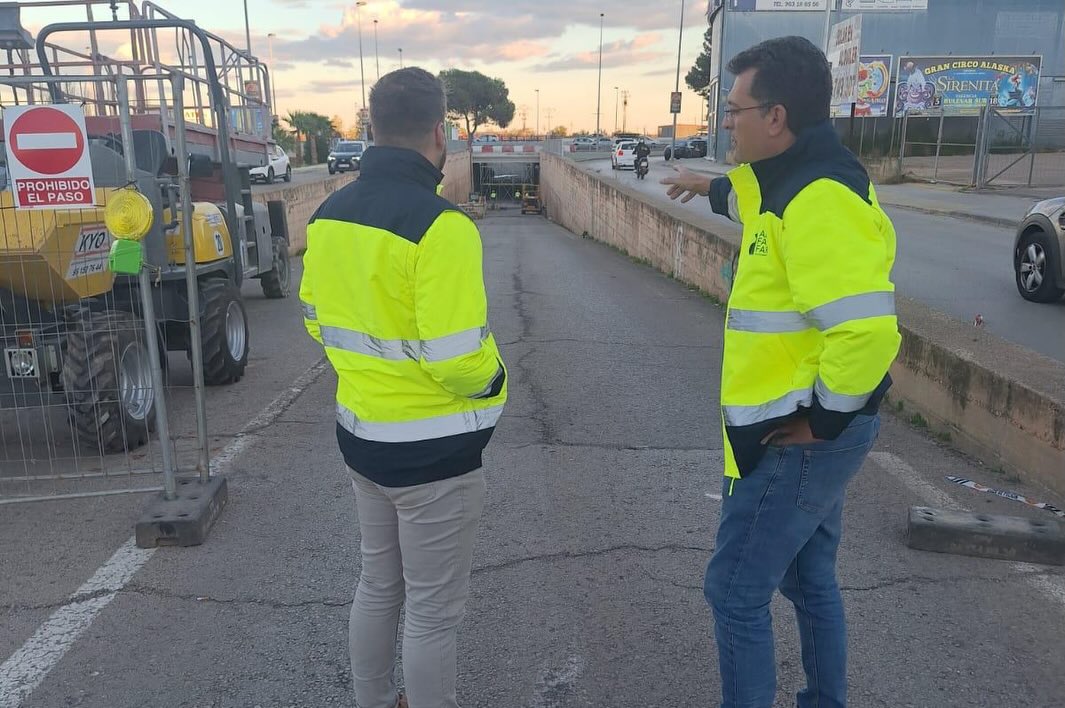 Alfafar revisa el puente entre la zona comercial de IKEA y Orba para priorizar actuaciones en el plan de asfaltado