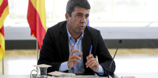 Carlos Mazón compareciendo en la comisión de la DANA de Les Corts Valencianes