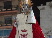 El catafalco de la Virgen de los Desamparados es un símbolo de devoción en Paterna.