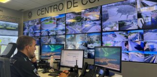 El centro de control de la policía local gestiona la videovigilancia en Paterna.