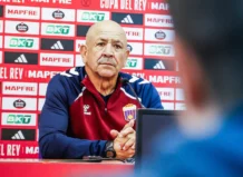 El técnico de Manises Claudio Barragán dirigirá al CD Eldense hasta 2026 Claudio Barragán ha sido nombrado entrenador del CD Eldense hasta 2026.