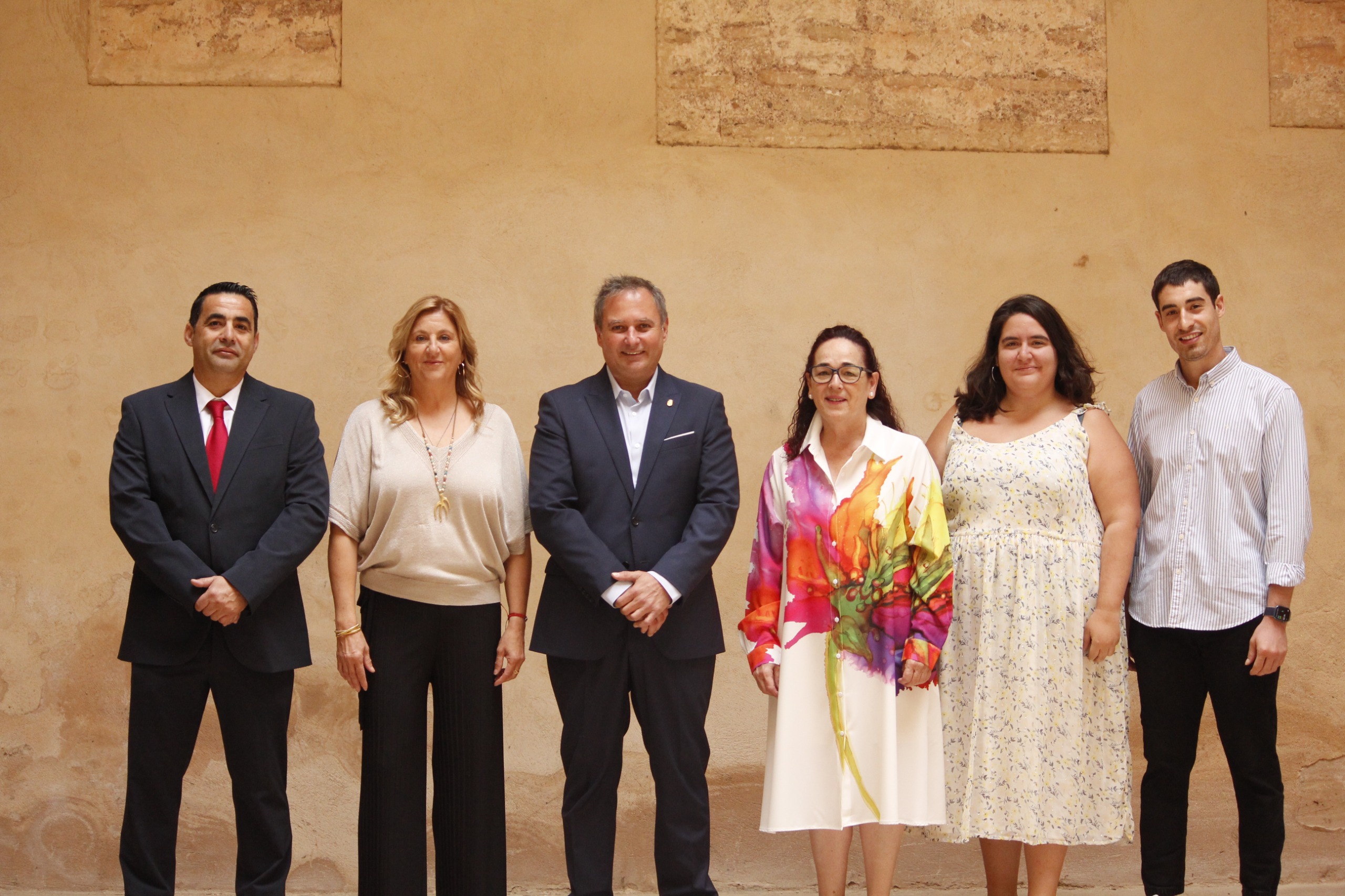 Miembros del equipo de gobierno de Albalat dels Sorells posando juntos