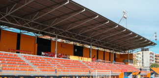 Vista del Estadio San Gregorio del Torrent CF con gradas vacías
