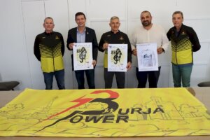 Presentación de la primera 8K de Burjassot con participantes y organizadores