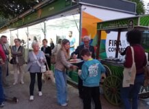 La Fira de les Comarques llena de turismo y sabor los Jardines de Viveros Visitantes en la Fira de les Comarques disfrutando de la oferta turística