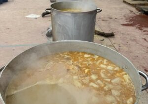 Calderes humejants durante la Festa d'Hivern en Foios