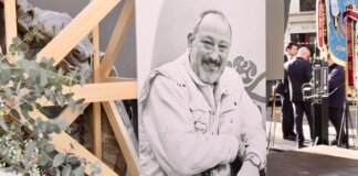 Retrato en blanco y negro de Manolo Algarra en un homenaje.