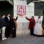 Ceremonia de homenaje a Manolo Algarra con una placa conmemorativa