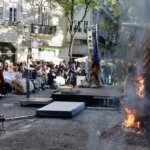 Ceremonia en homenaje a Manolo Algarra con público y fuego