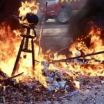 Fuego y humo en un homenaje a Manolo Algarra