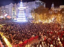 Ceremonia de encendido de iluminación navideña en Valencia con las falleras mayores 2026