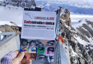Portada de la antología Cada mirada es única en un paisaje montañoso.