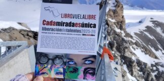 Llega a Ginebra la quincuagésima octava liberación internacional de Libro Vuela Libre Portada de la antología Cada mirada es única en un paisaje montañoso.