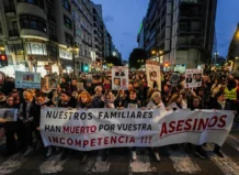 La manifestación 'Mazón a presó' exige "memoria y reparación" por la Dana: "No pararemos hasta saber la verdad" Manifestación en Valencia exigiendo justicia por víctimas de la DANA
