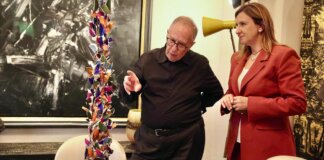 Manolo Valdés y la alcaldesa discutiendo sobre escultura en Nueva York