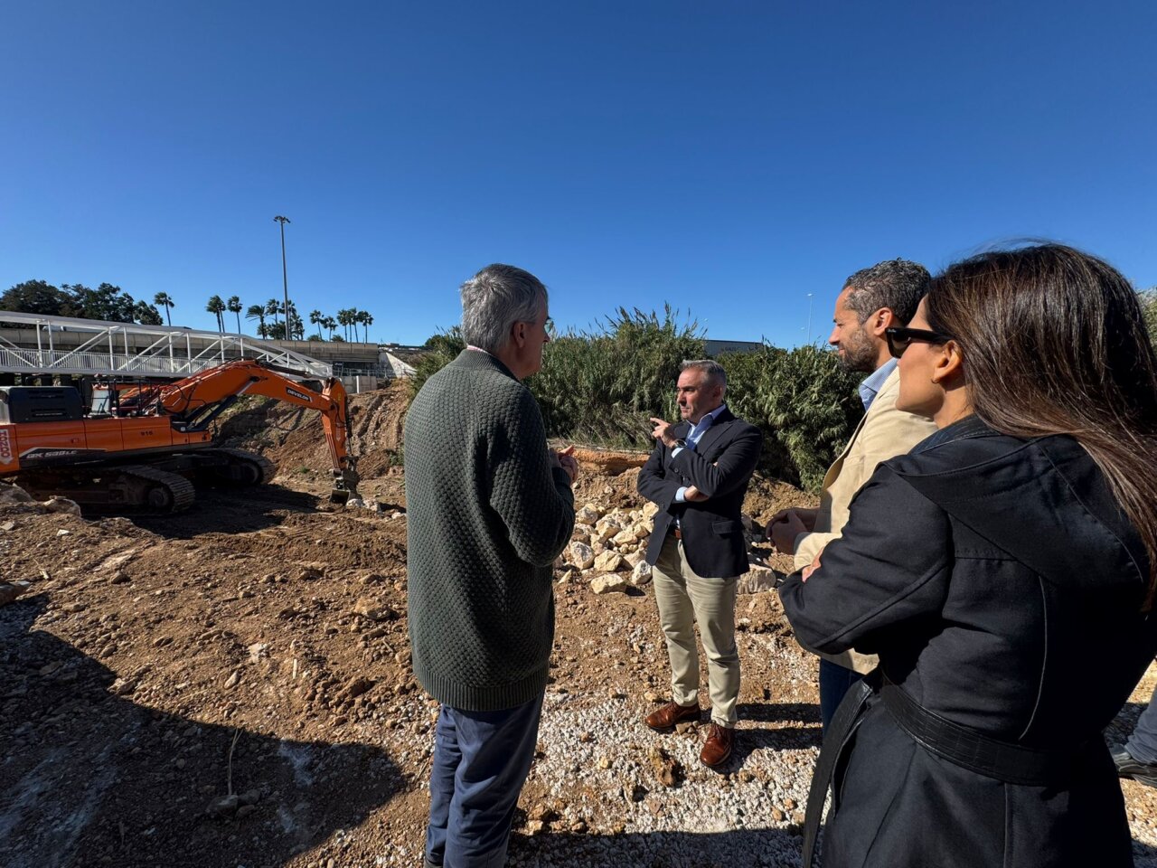 Visita de autoridades a las obras del Barranco de Picassent en Alcàsser