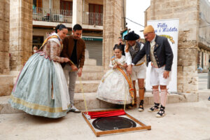 Inauguración de placa conmemorativa del centenario de las fallas en Mislata