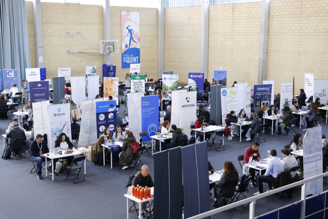 El evento Mislata Job Talent reunió a más de 1,500 personas en busca de empleo.