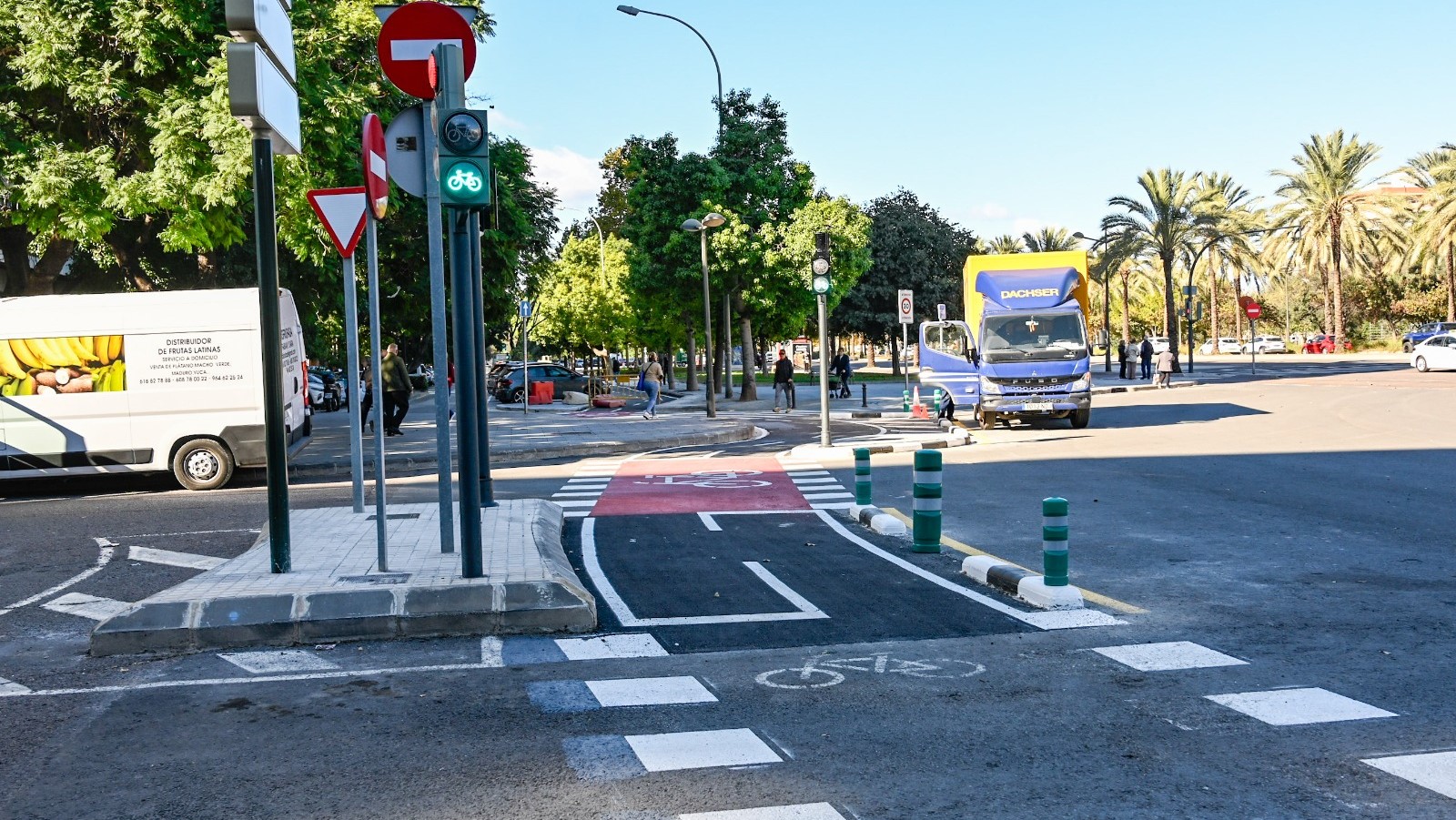 Nuevo carril bici en la avenida Doctor Tomás Sala en Valencia